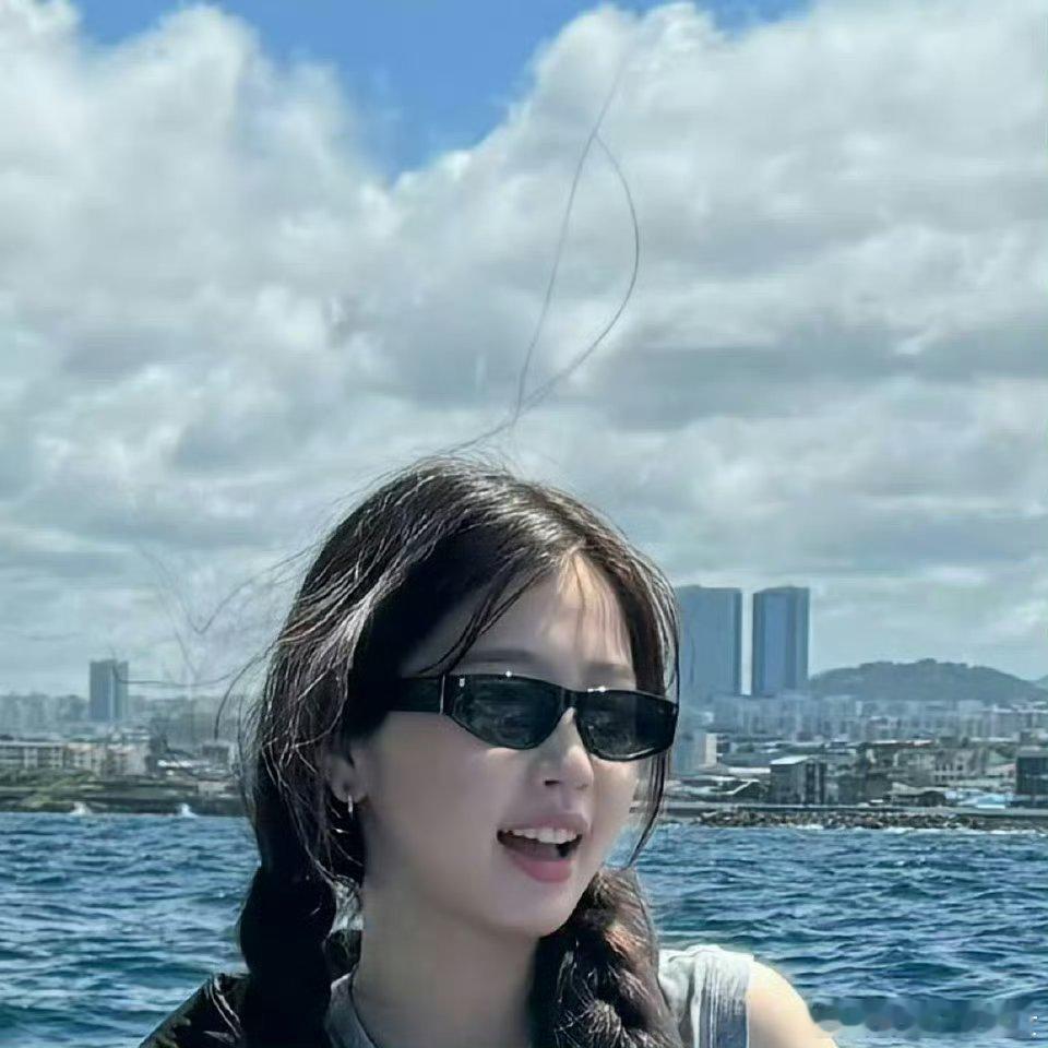 真是不知道虞书欣哪里好看了 ​​​