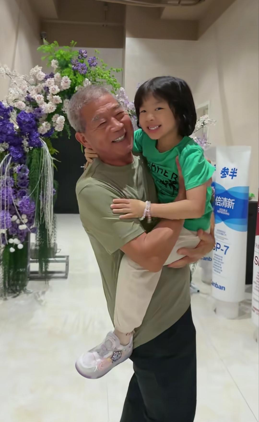 现在田新菊有大女儿照顾，黄维平是可以专心赚钱了。
黄维平还是算得上是比较有心计的