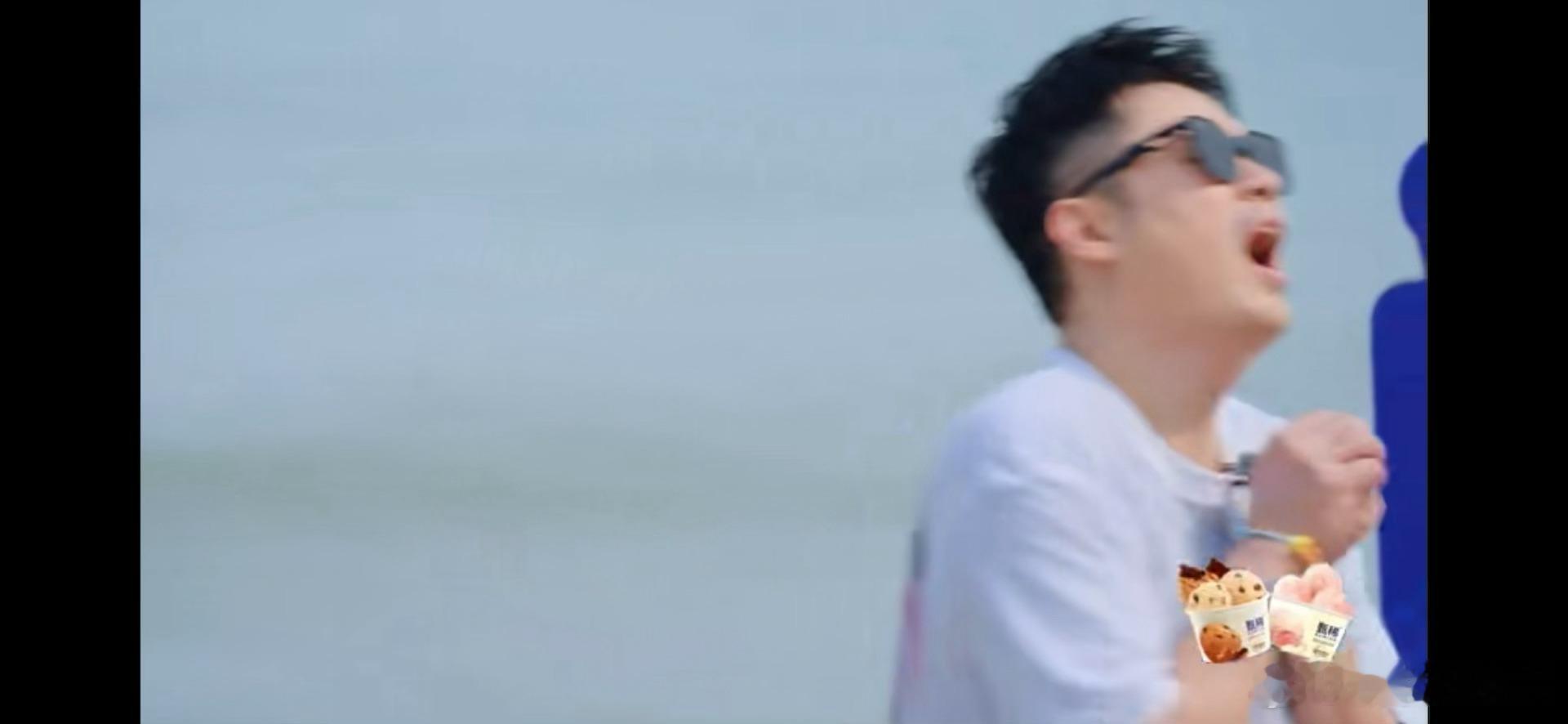 陈赫自罚一瓢鹿晗又误伤陈赫了泼水游戏这段情节设计之外全是自然笑点，陈赫提前预判自