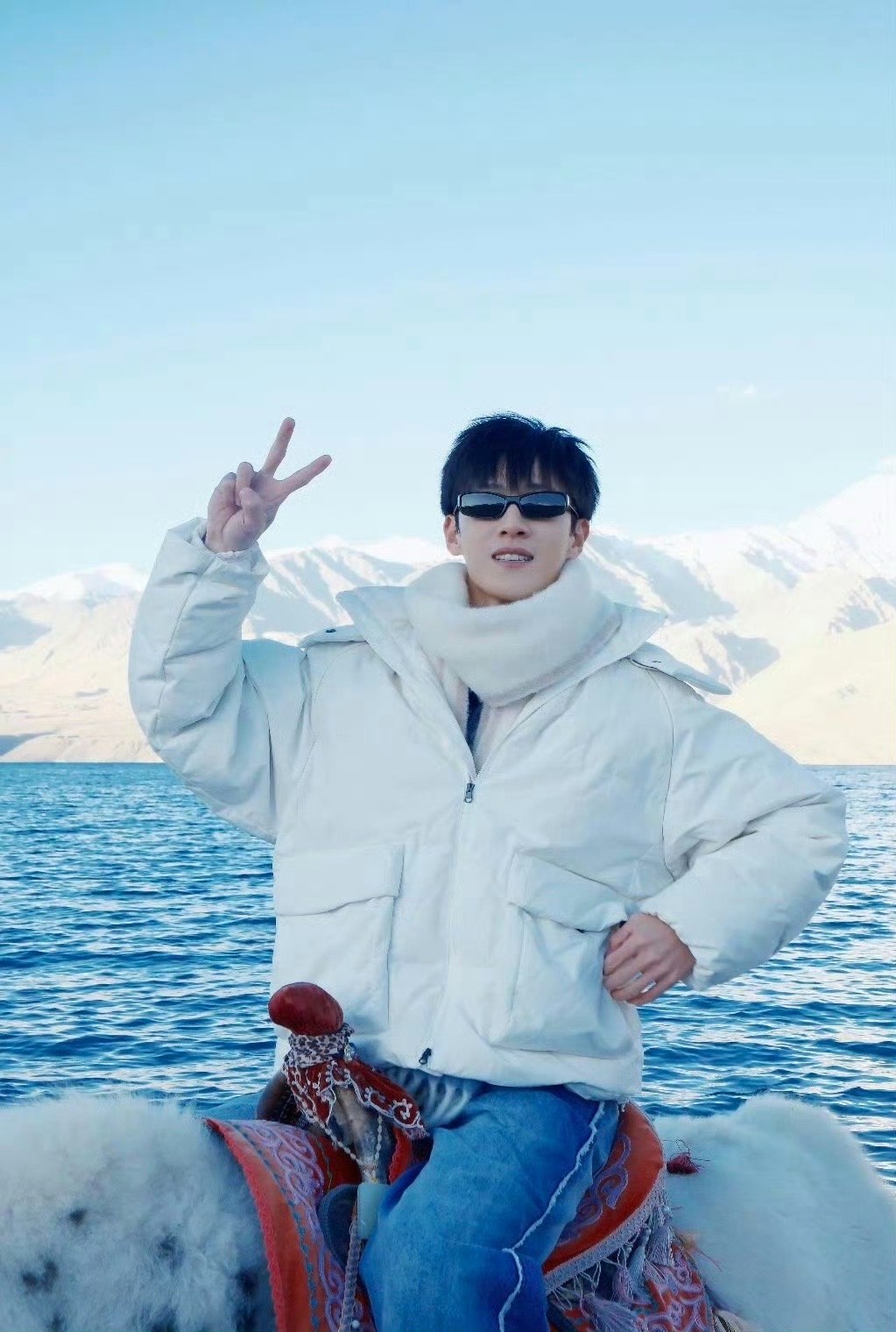 李昀锐住上了豪华大床房奔跑吧 恭喜李昀锐喜提“房王”称号！这舒适的环境，是胜利的