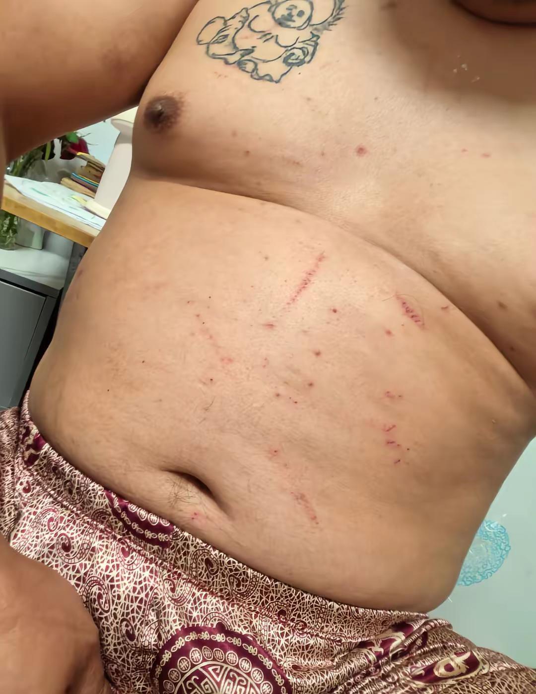 胜败乃兵家常事，两口子干仗，床头打架，床尾和，哪有隔夜的仇？他已经给我道过歉了，