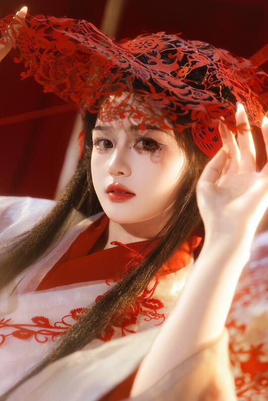📸当千年剪纸遇上光影魔法✂️✨惊艳了时光