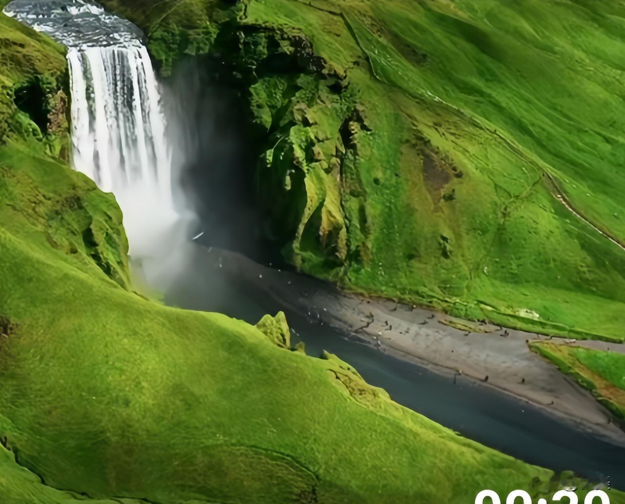 水到尽头是瀑布,人到尽头是什么?
睡前原谅一切，醒来便是重生！