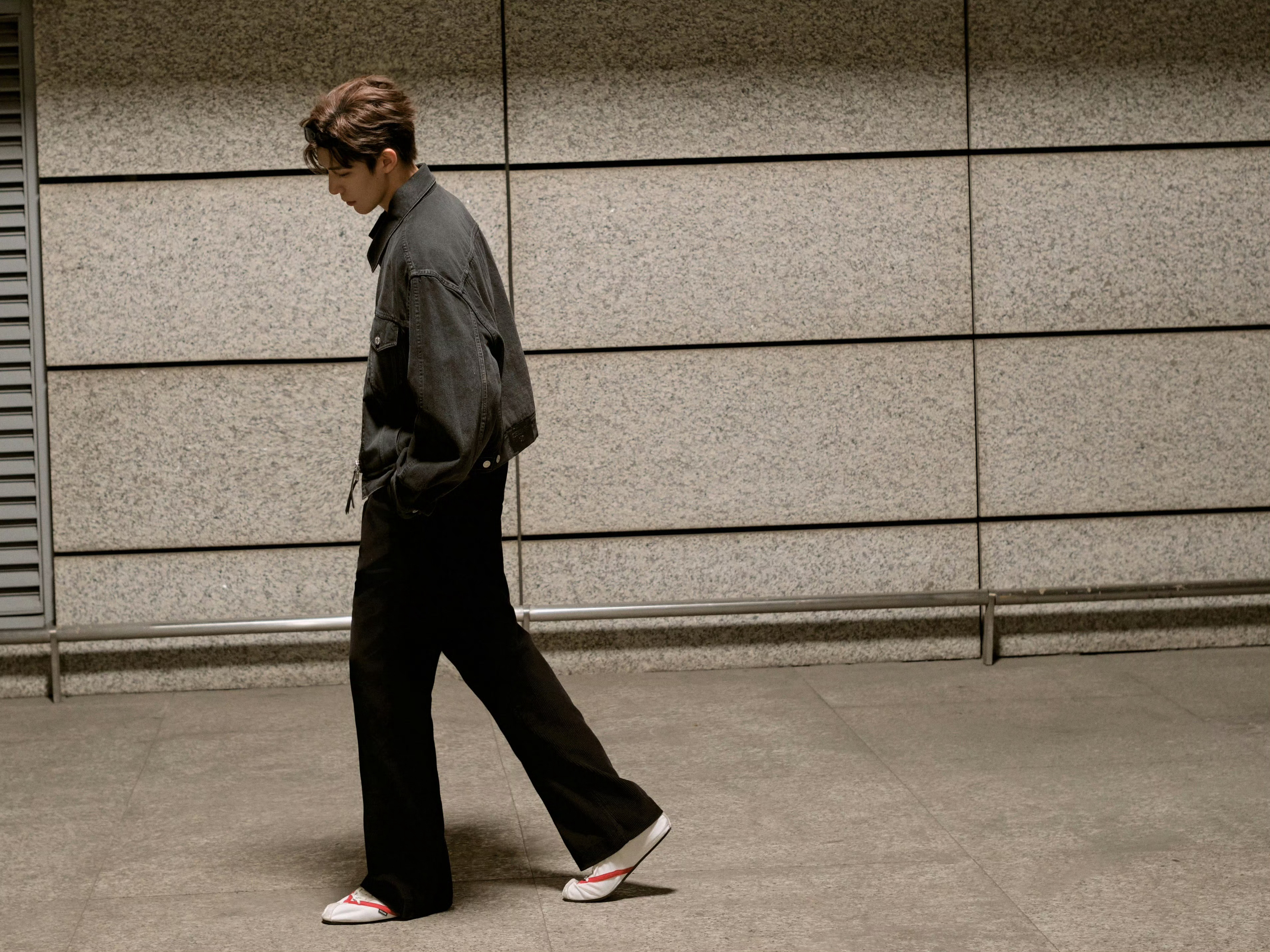 王安宇  王安宇巴黎时装周出图啊啊啊啊啊啊我嘞个神！无论哪个词，都及不上你半分的