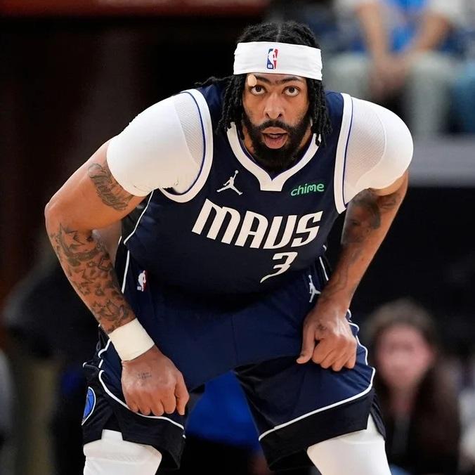 浓眉联手字母哥会怎么样？
名记Zach Lowe给出的交易方案建议是：
独行侠得