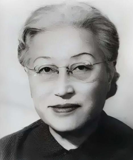 1971年，84岁的蒋介石收到了前妻陈洁如的遗书，书信中寥寥数语，道尽了这个女人