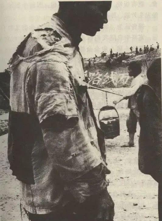 夹边沟是一个沉重的历史名词，因为它代表了一段遥远而又辛酸的往事，如今时间虽然已经