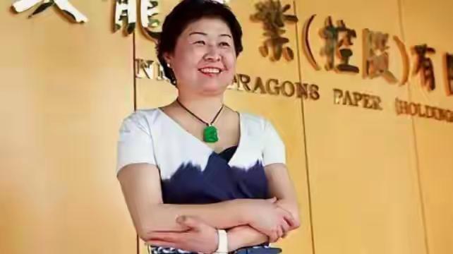 张茵的故事简直比电视剧还精彩。她1957年出生于广东顺德，家境普通，12岁就开始