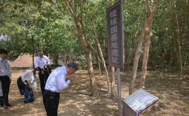 140多年前，来自琉球的使臣林世功，向清朝求援未果，在总理衙门门前自刎而死。
一