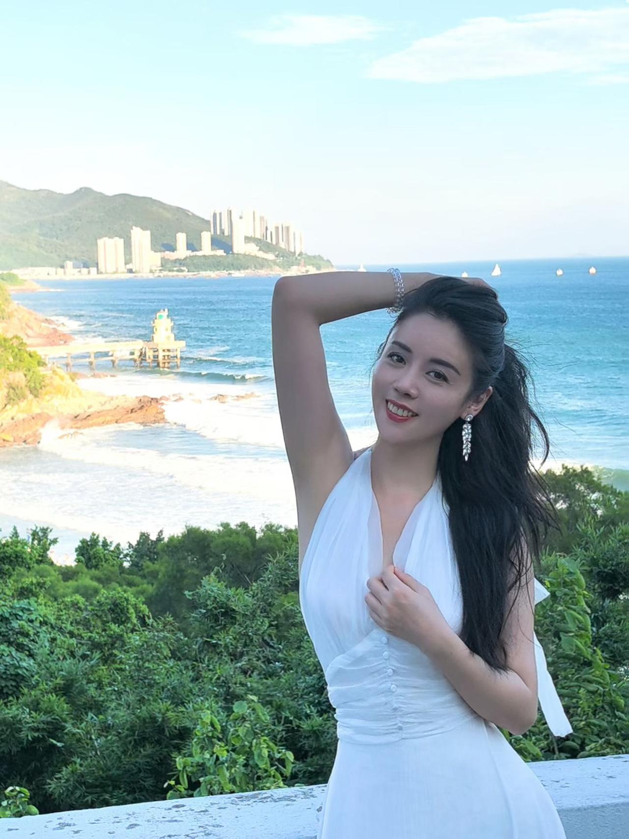 阿辉同志加鸡腿[鼓掌][烟花]～
张张出片[庆祝]几乎不用修[强][强]
不同光