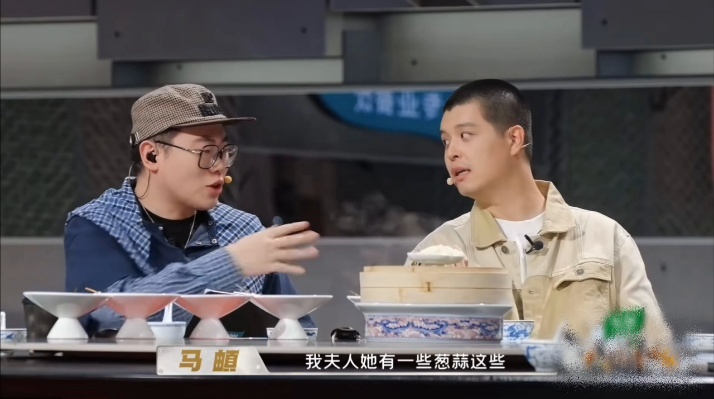 马頔背着李纯偷吃的原因天才厨人 马頔偷吃的原因揭晓了，因为李纯不吃葱姜蒜，他吃了