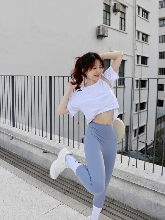 legging穿搭｜女孩子嘛，就要大大方方漂亮