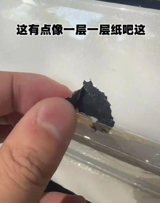 蔚来回应ES9被高压水枪冲掉车漆我觉得蔚来处理问题的方式不对！这个时候不应该第一