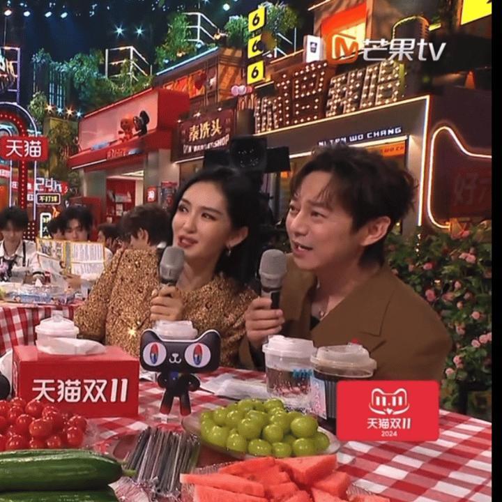 何炅谢娜梦回快乐大本营   何炅谢娜两个人同框的画面真的是给我们带来很多回忆和美