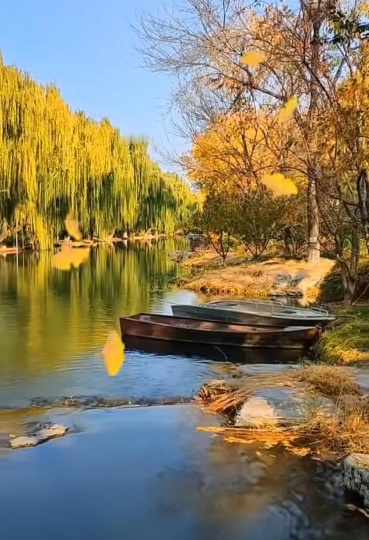 北京潭西胜境公园。
‌潭西胜境公园‌，位于北京市西城区德胜门西大街甲5号院，占地