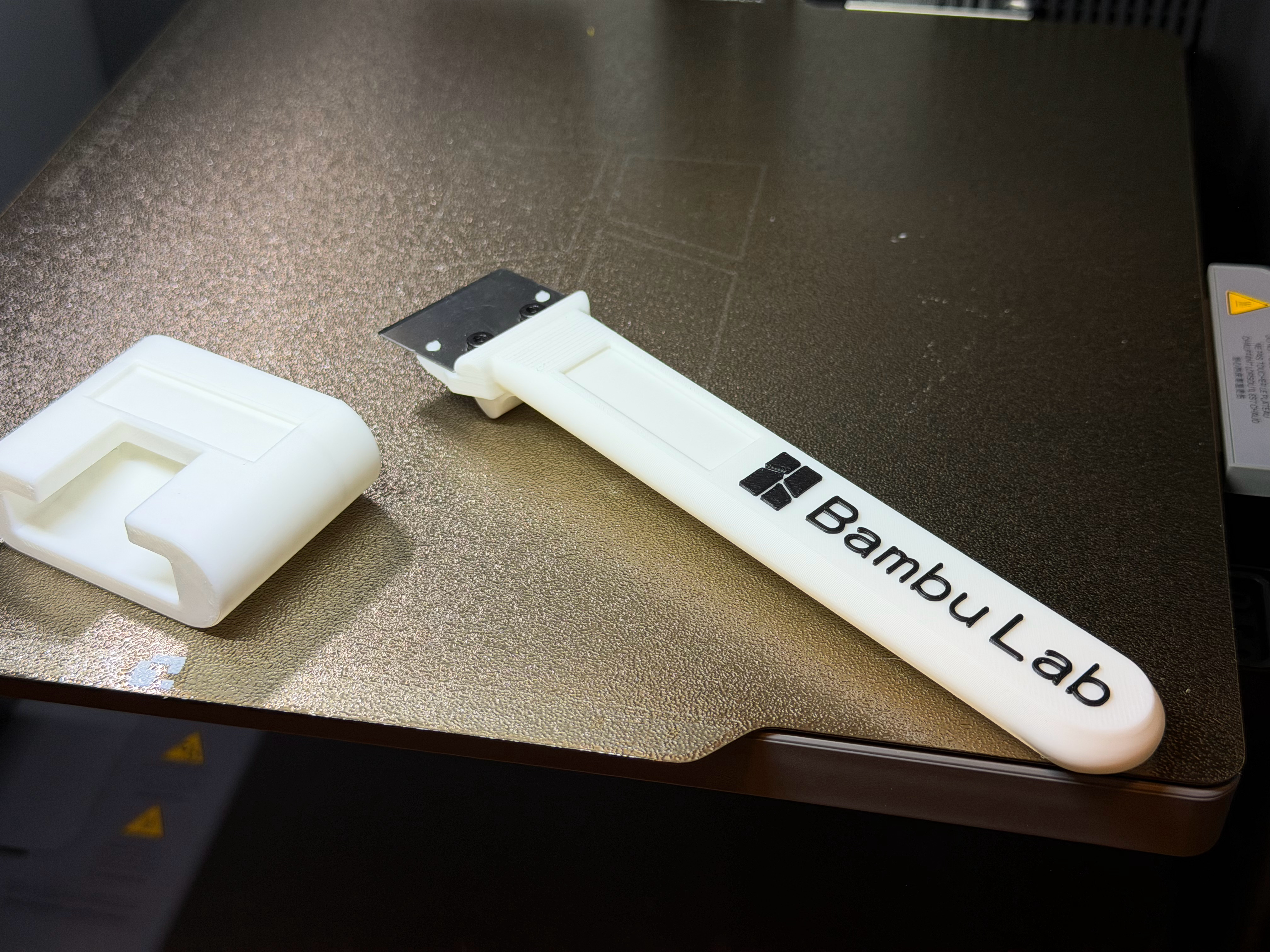 手残党还在3D打印的早期阶段，原汤化原食给自己打印了一些工具，心态已经从最开始要