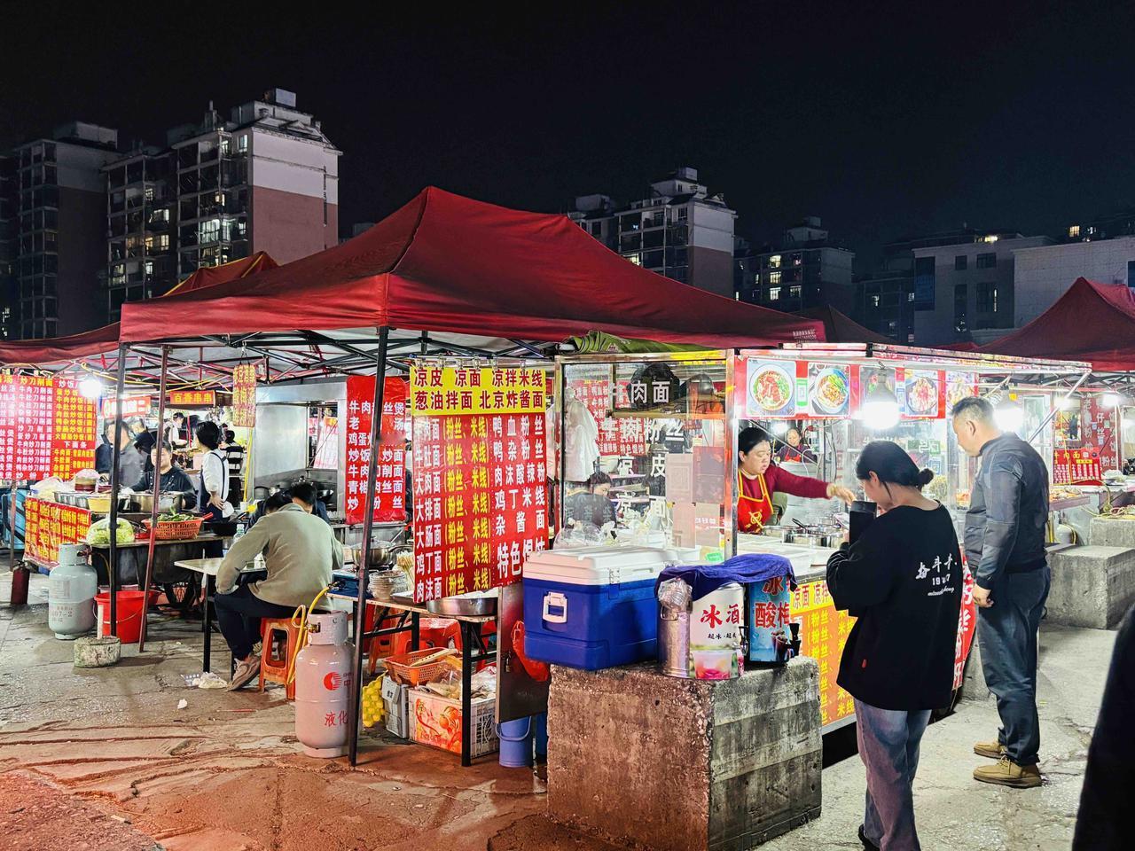 芜湖鸠兹家苑夜市，你的银河护胃队！[舔屏]