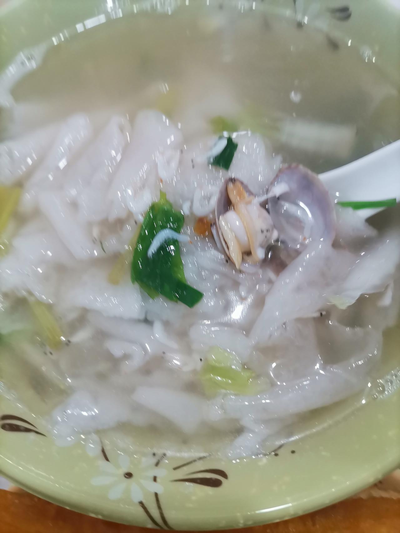 长乐特色小吃，海鲜🦞锅边、肉包、油条、茶叶蛋🥚[爱慕][爱慕][爱慕]
长乐