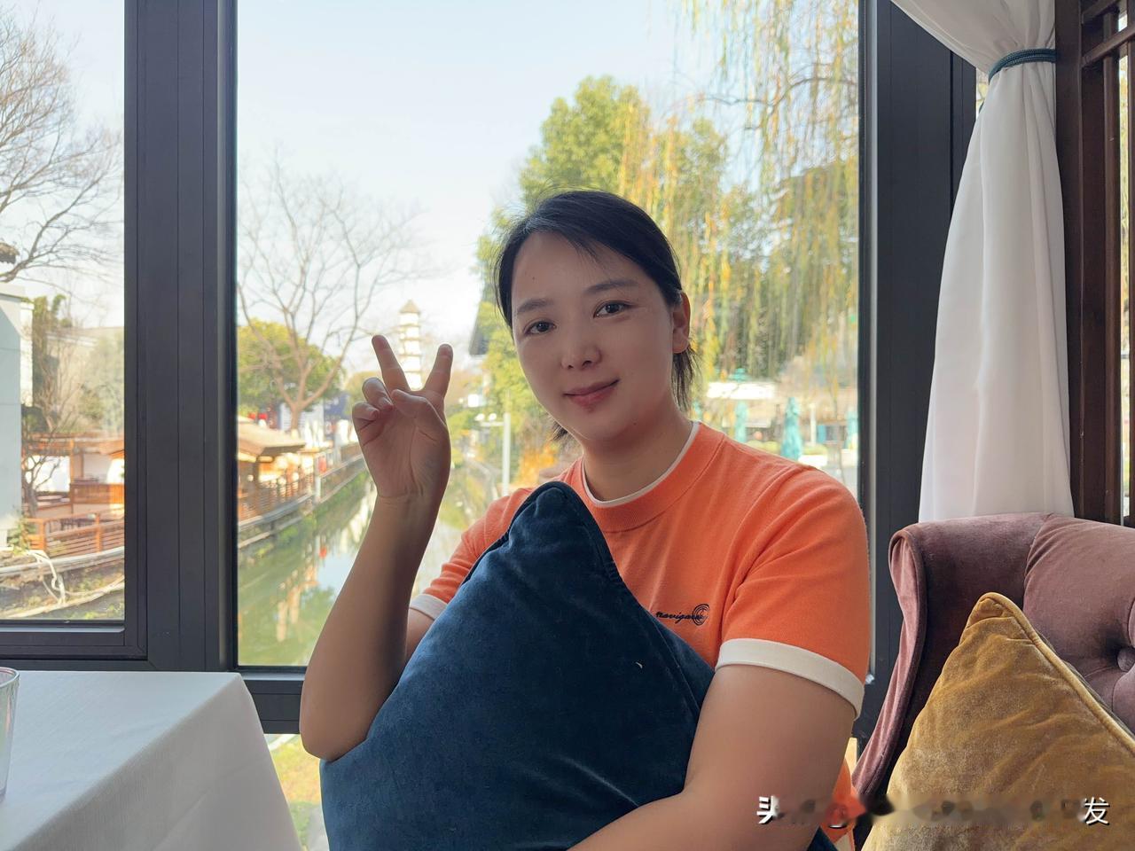程序员丽娅好想在成都开软件公司，到底行不行啊？11号下午曼谷飞成都，折腾到12号