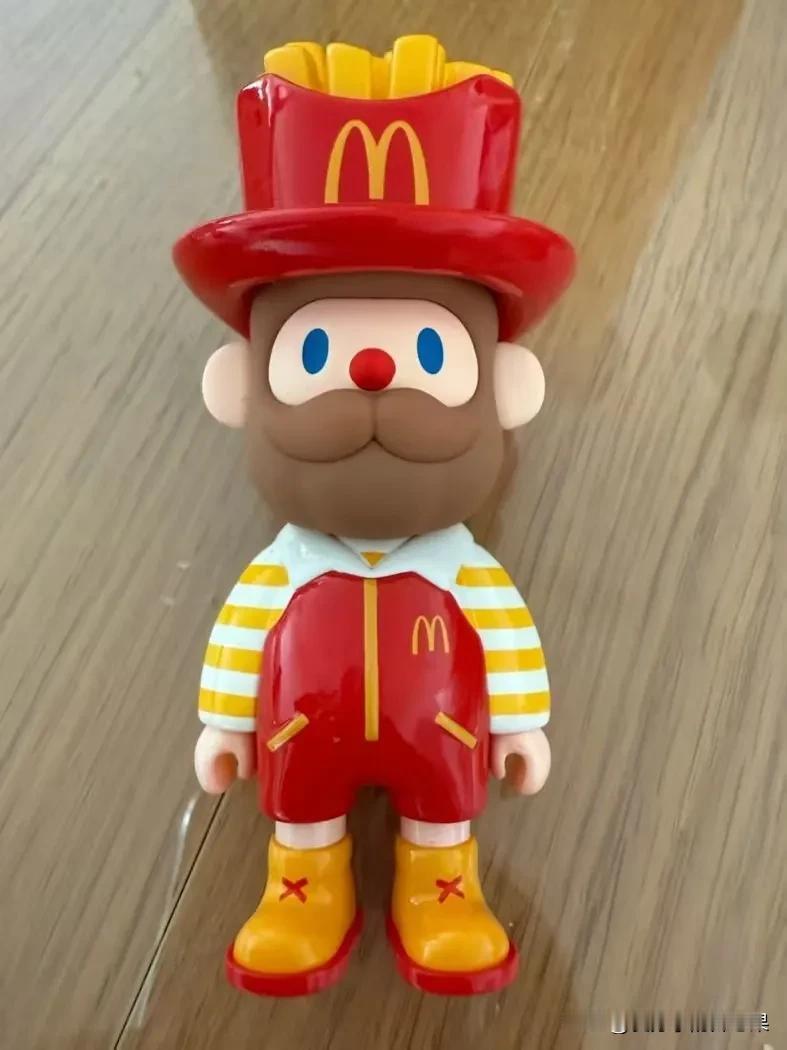 肯德基有老爷爷，麦当劳也有猴爷爷

该说不说，还蛮可爱的，经典的红黄搭配，注意力