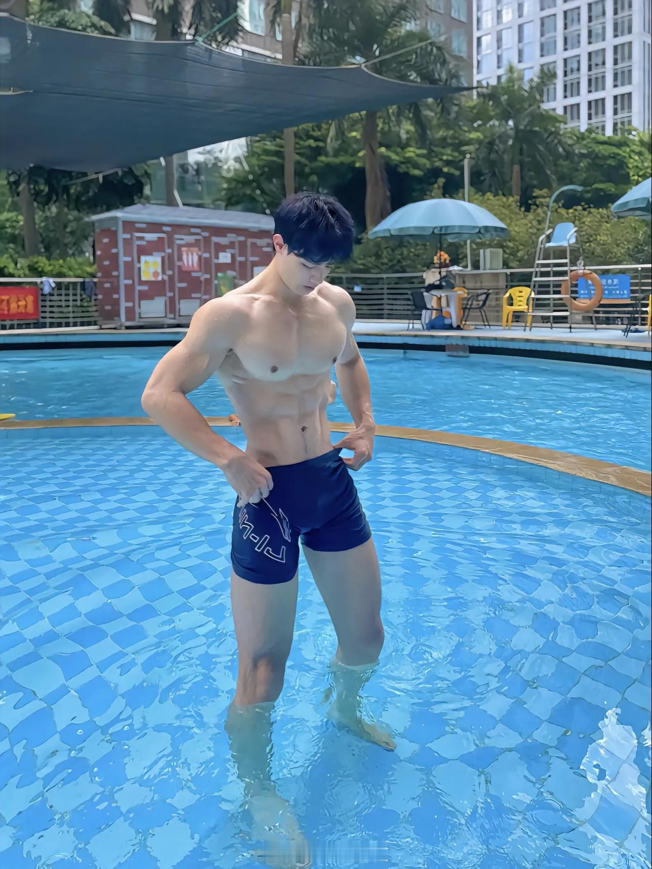 腹肌[舔屏][舔屏][舔屏] 