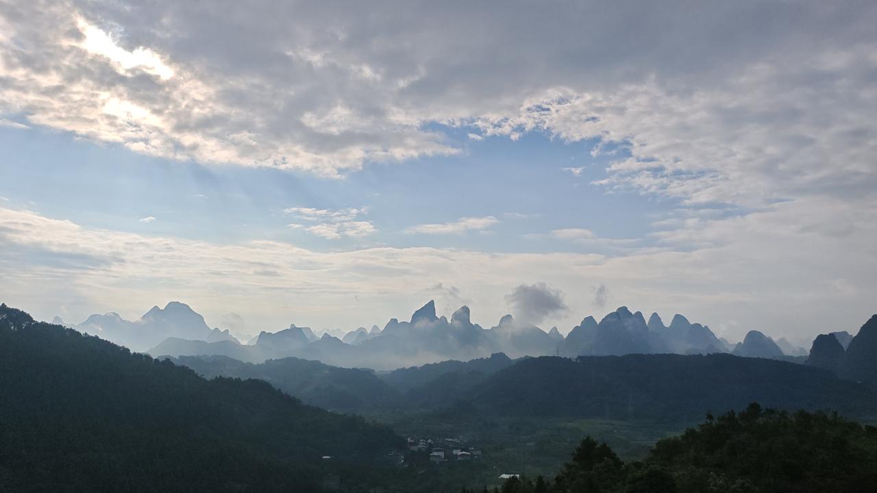 阳朔,哪里风景最好?阳朔《江山如画》晨曦。2026.7.10手机摄影