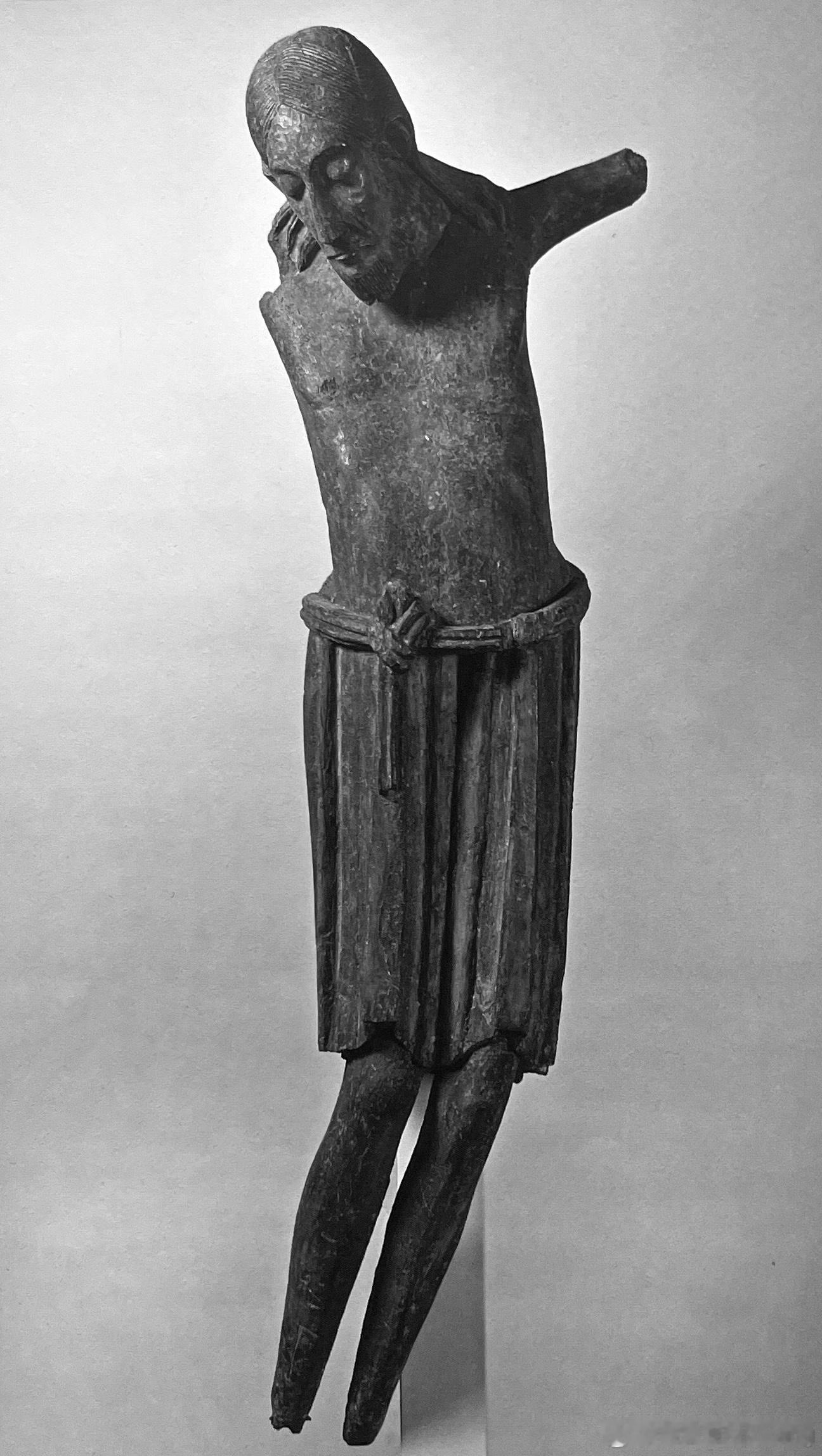 # 罗马式时期艺术  ROMANESQUE # 基督受难像公元451年迦克墩大公