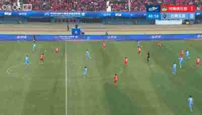 窝囊至极，姆布拉再次浪费单刀良机，转眼就被云南玉昆破门得分！
比赛进行到第49分
