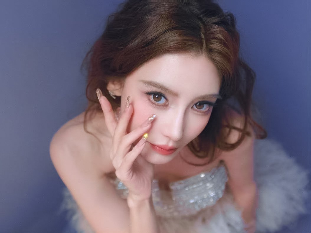 angelababy ⼁杨颖 什么都不图 就是图你在我身边(>v<)