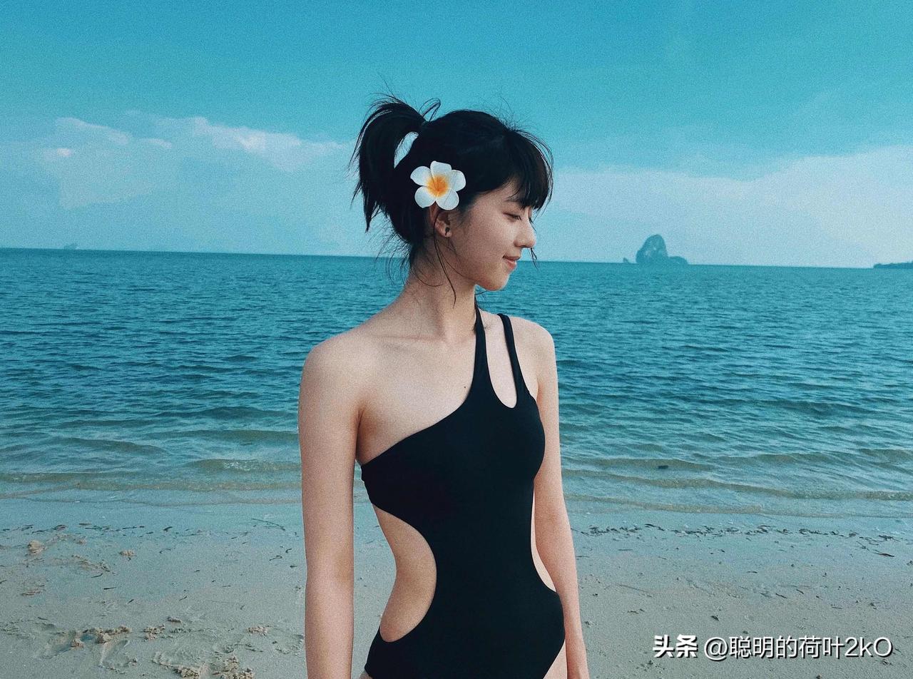 李凯馨海边休闲美图