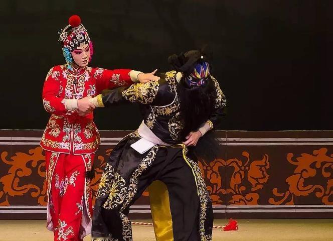 《主角》最大的遗憾：一部讲秦腔演员的剧，偏偏不让你看她演戏  刚看了雷格格版的全