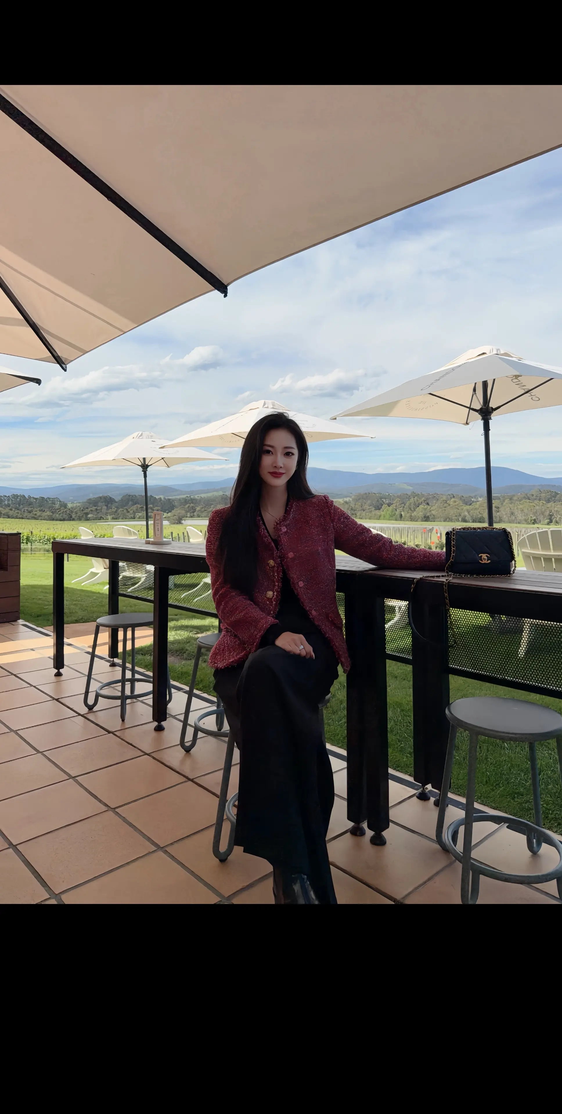 首先要让自己快乐，其次都是其次