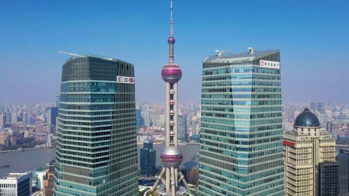 按行业IFC统计数据，2025年上海卖得最好的单体商场，就是陆家嘴的上海国金中心