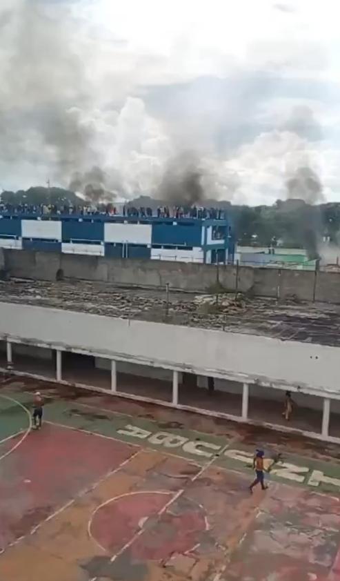 委内瑞拉巴里纳斯市INJUBA监狱爆发大规模暴动。囚犯占领了监狱，并发动大规模暴