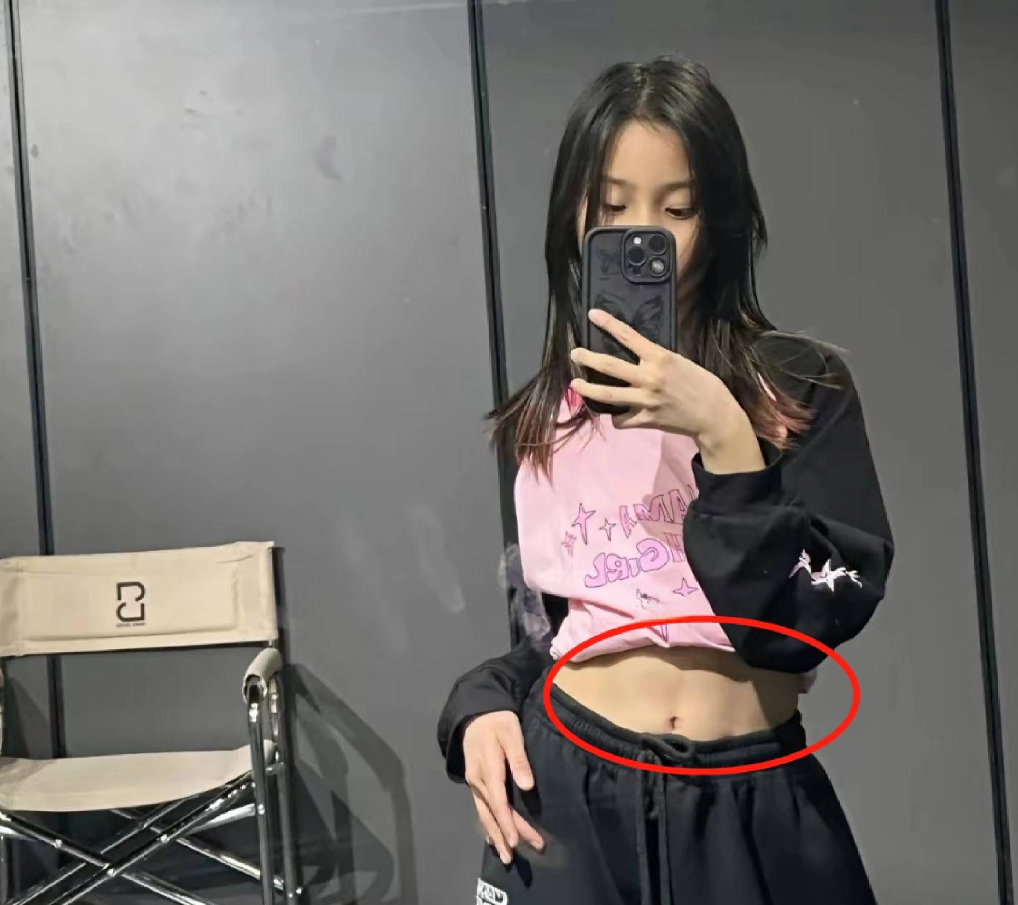 甜馨自曝96斤要减肥这也不胖啊，希望这个小女孩能多吃点饭吧，不要盲目追求减肥吧 