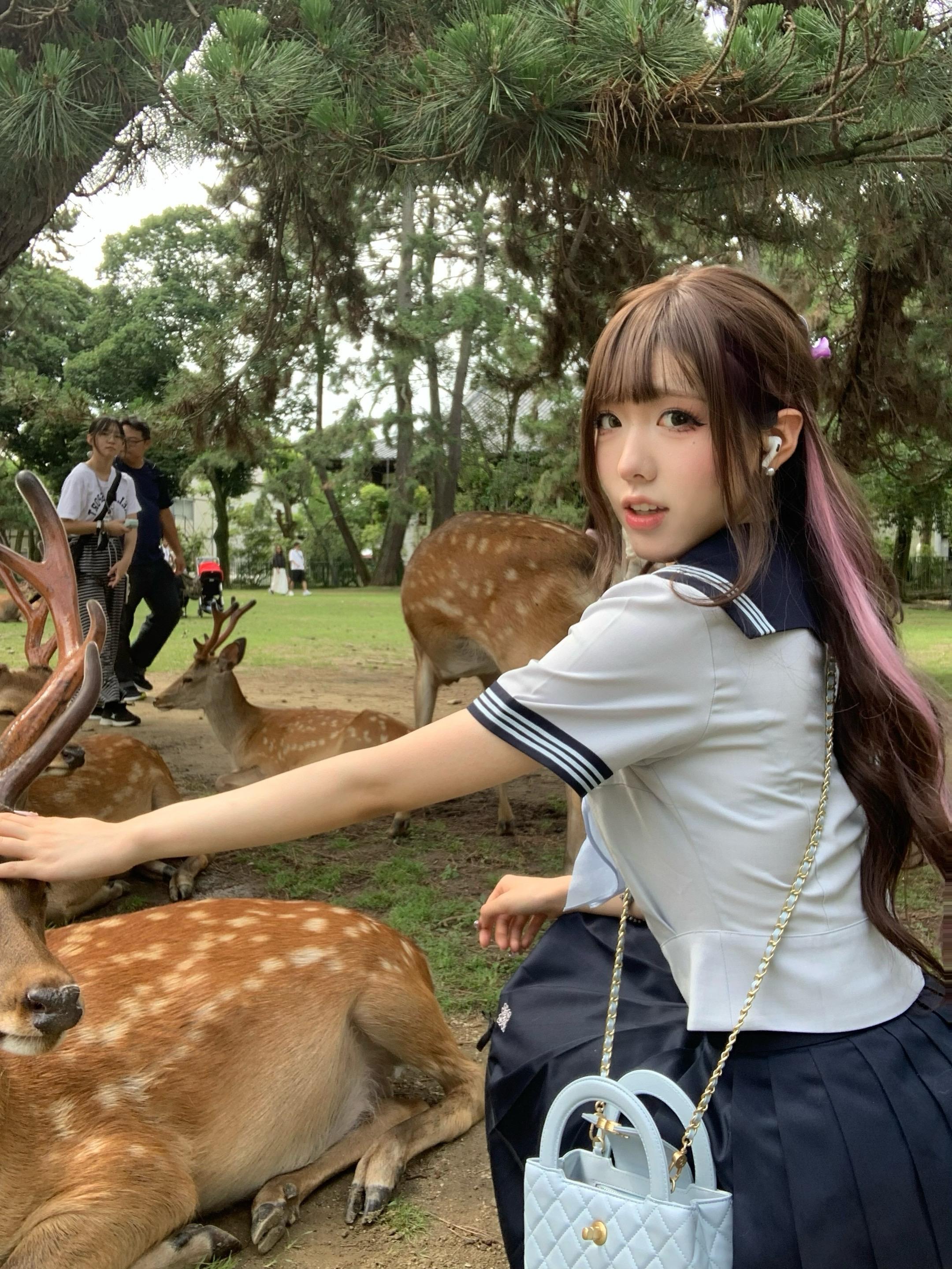 如果你觉得别人也很可爱的话那我再也不会给你卖萌了