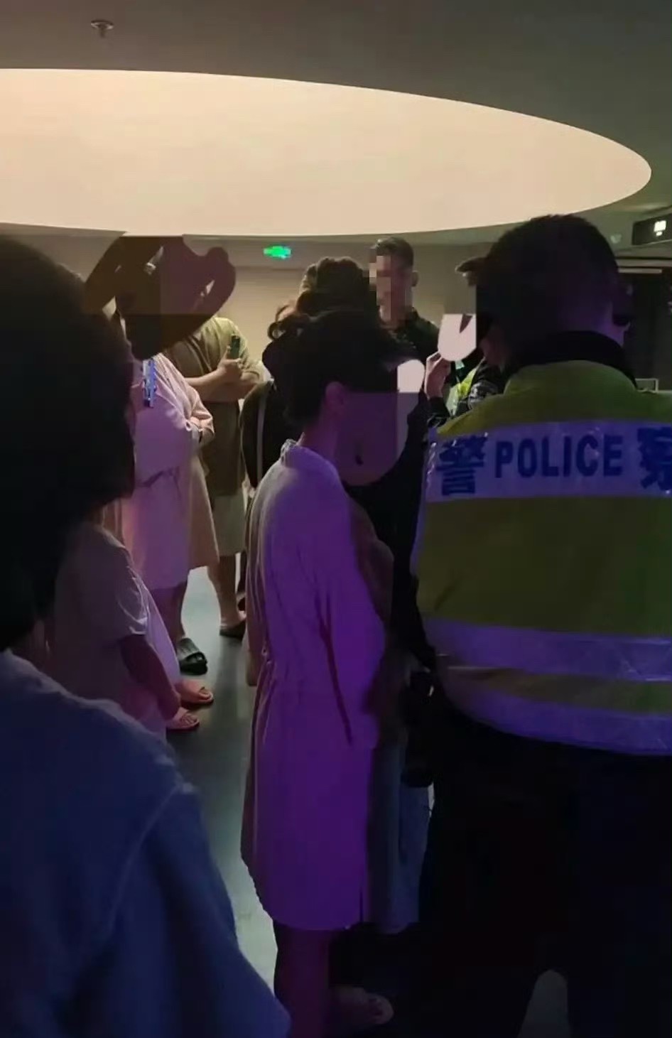 商家也是受害者。商家回应泡池有粪便称恶意造谣