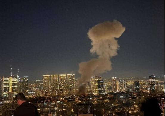 第81波打击！以军司令部遭袭击，美航母跑路，特朗普向35国求助
 
特朗普提出1