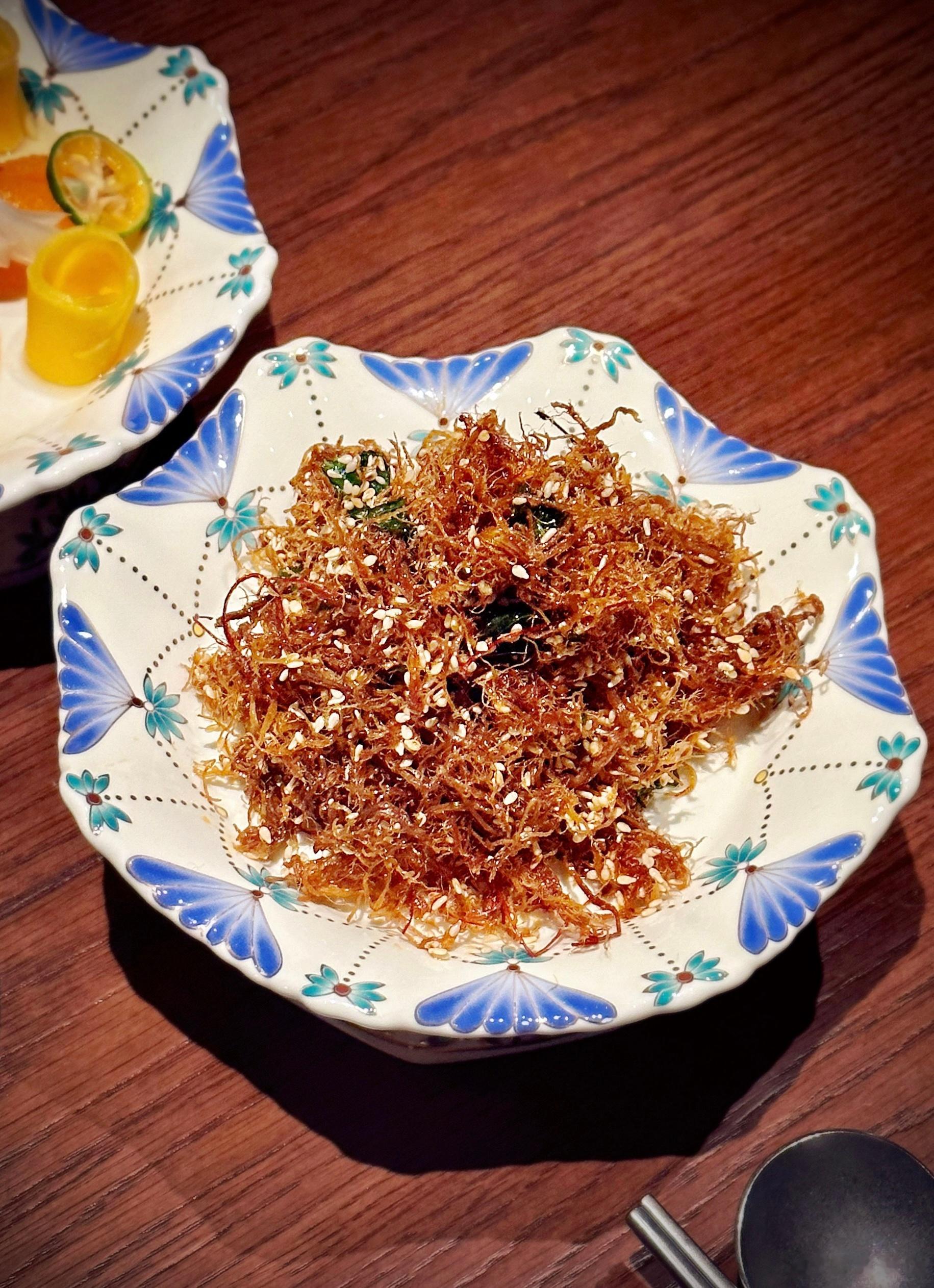 📍滇Fu一道酥蚕豆干煸牛肉胸口朥，硬碰硬送下去半碗饭两杯酒。酸辣猪脑还好是一份