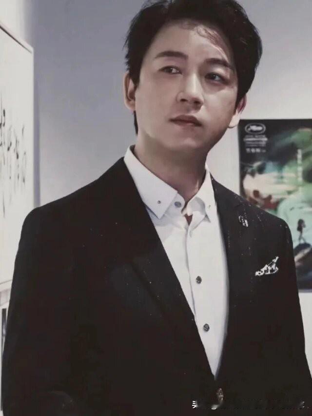 演员，潘粤明说，离婚那件事，对我的打击非常大，一开始是不理解，怎么会这样呢，好好
