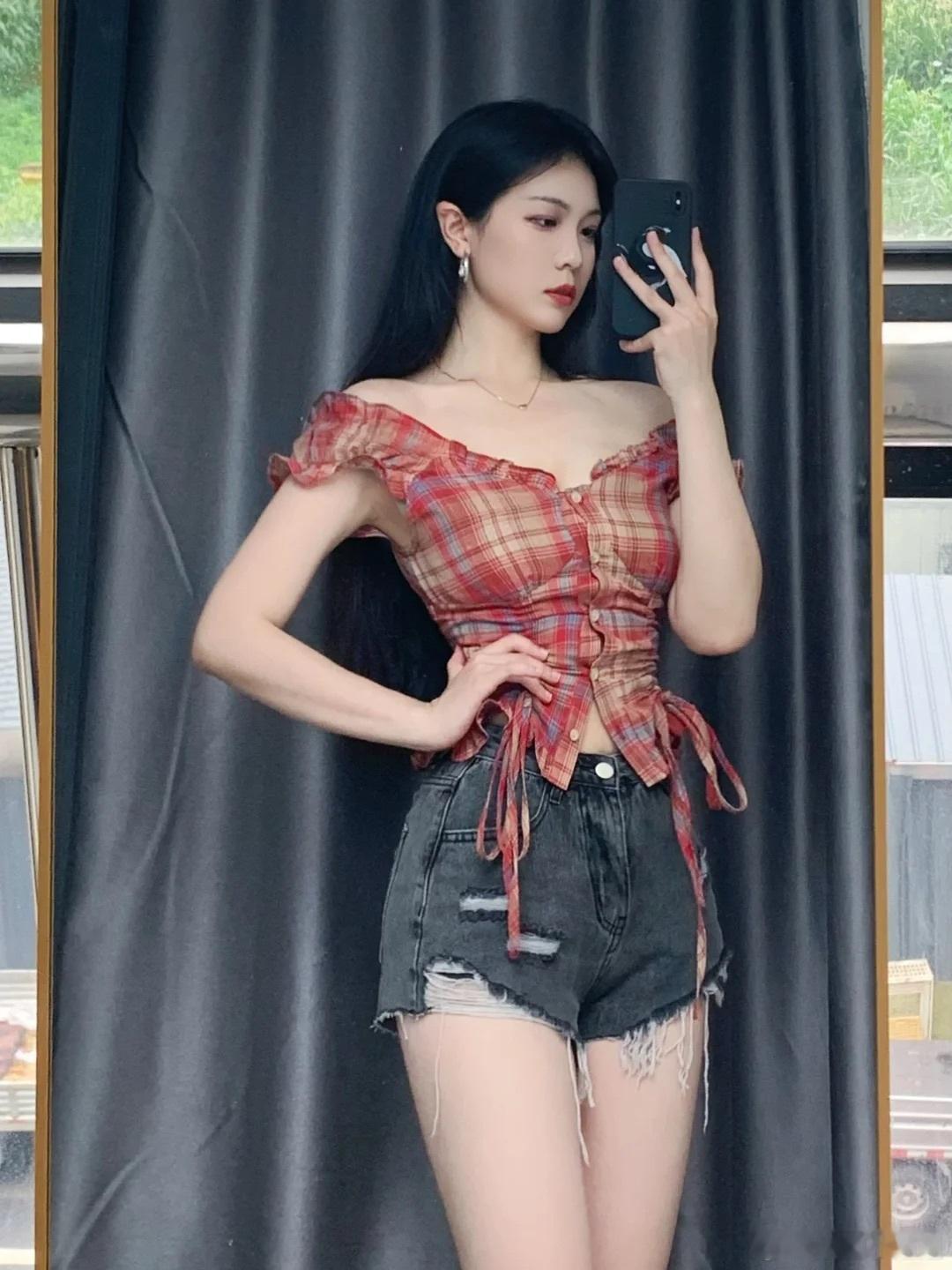 我希望你一直发光，而我永远为你热泪盈眶#女神# ​​​
