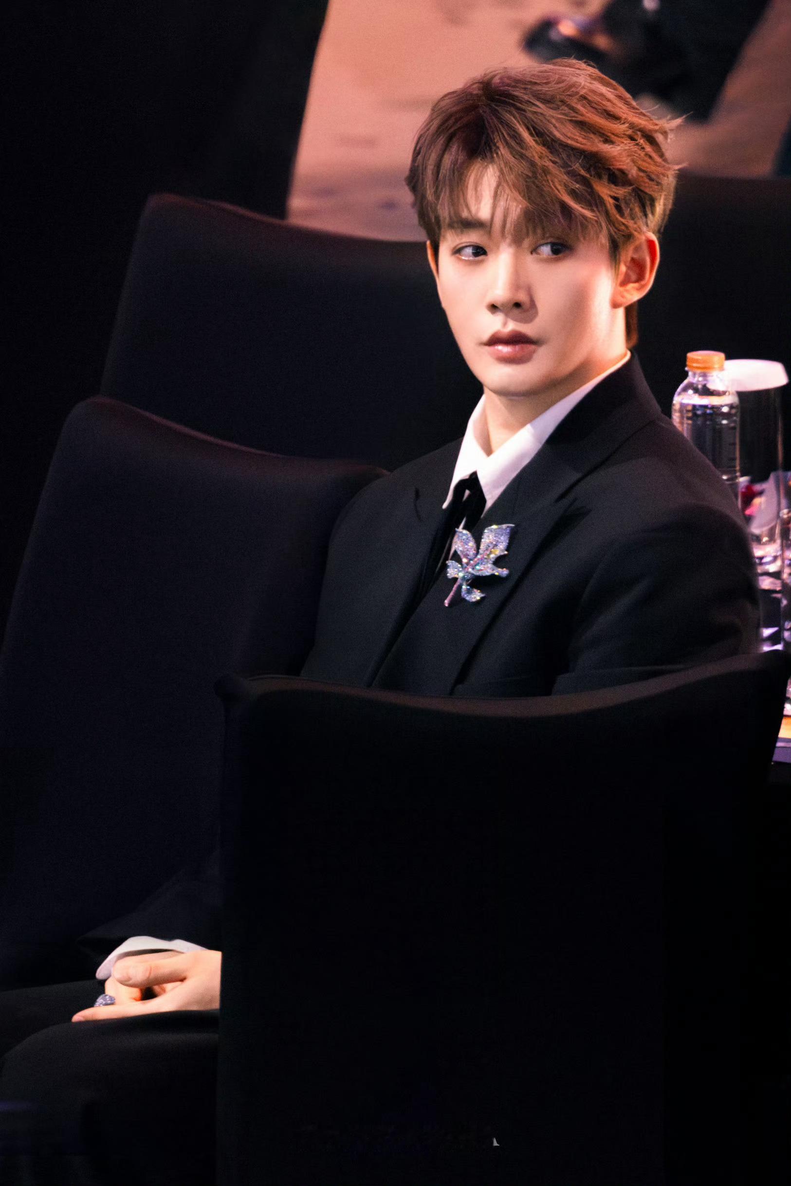 邓为内娱现役法拉利 🐍 2025国产剧人气TOP10  🐍 2025年度时尚