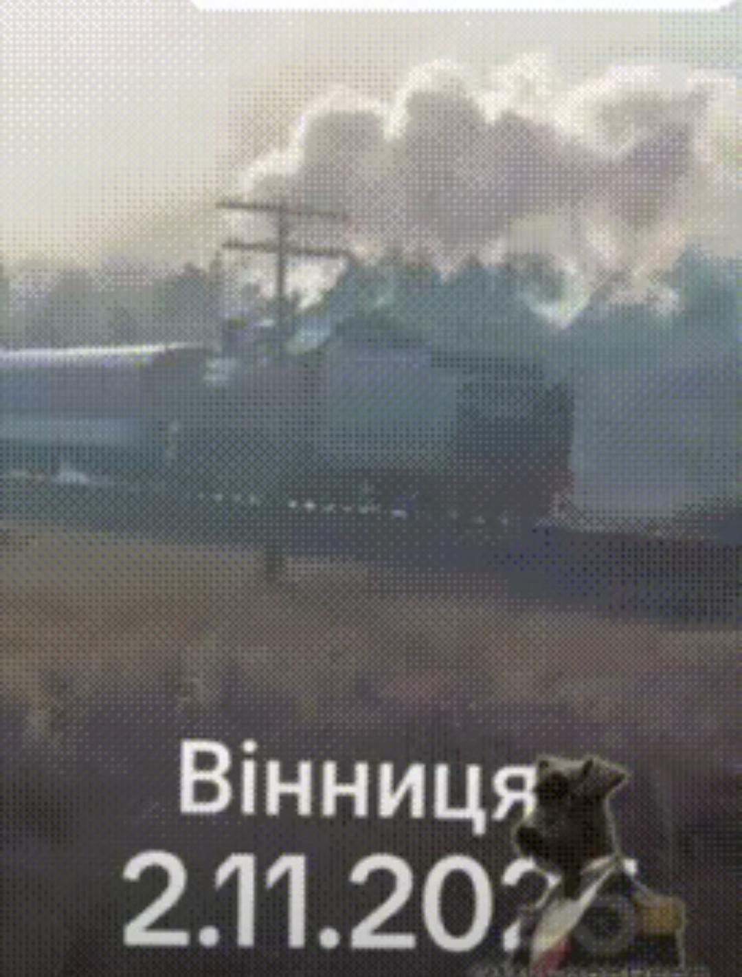 乌克兰西部文尼察地区，当地民众拍摄到该地区铁路上已经启用了蒸汽机车。因为电力设施