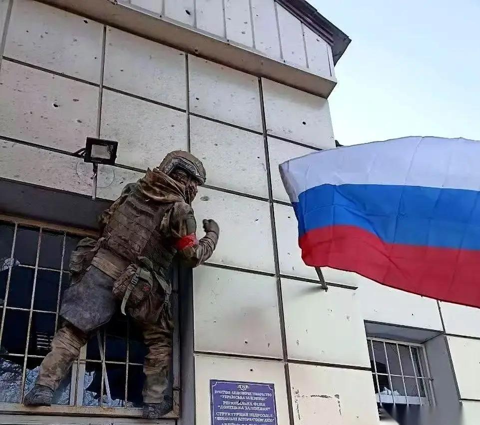 果不其然。

俄罗斯方面突然宣布了，乌克兰“从来就不是一个真正的国家”，这套说法