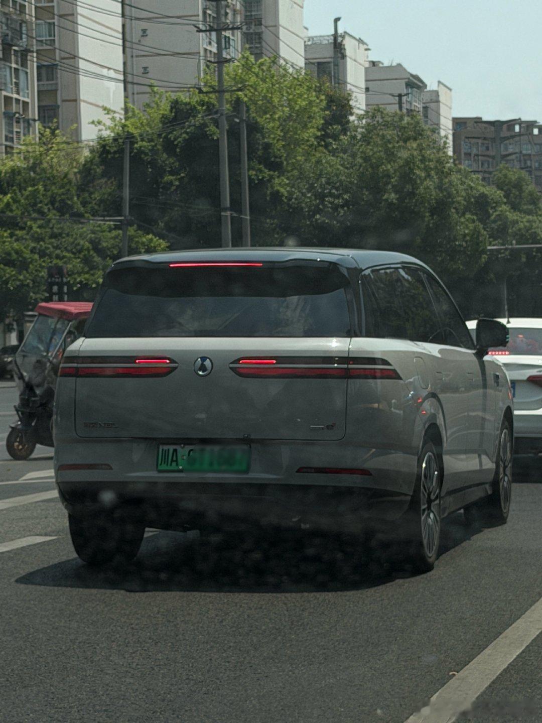 非要这样吗，为了让我难受吗，谁给弄个改装件吧，我赞助 