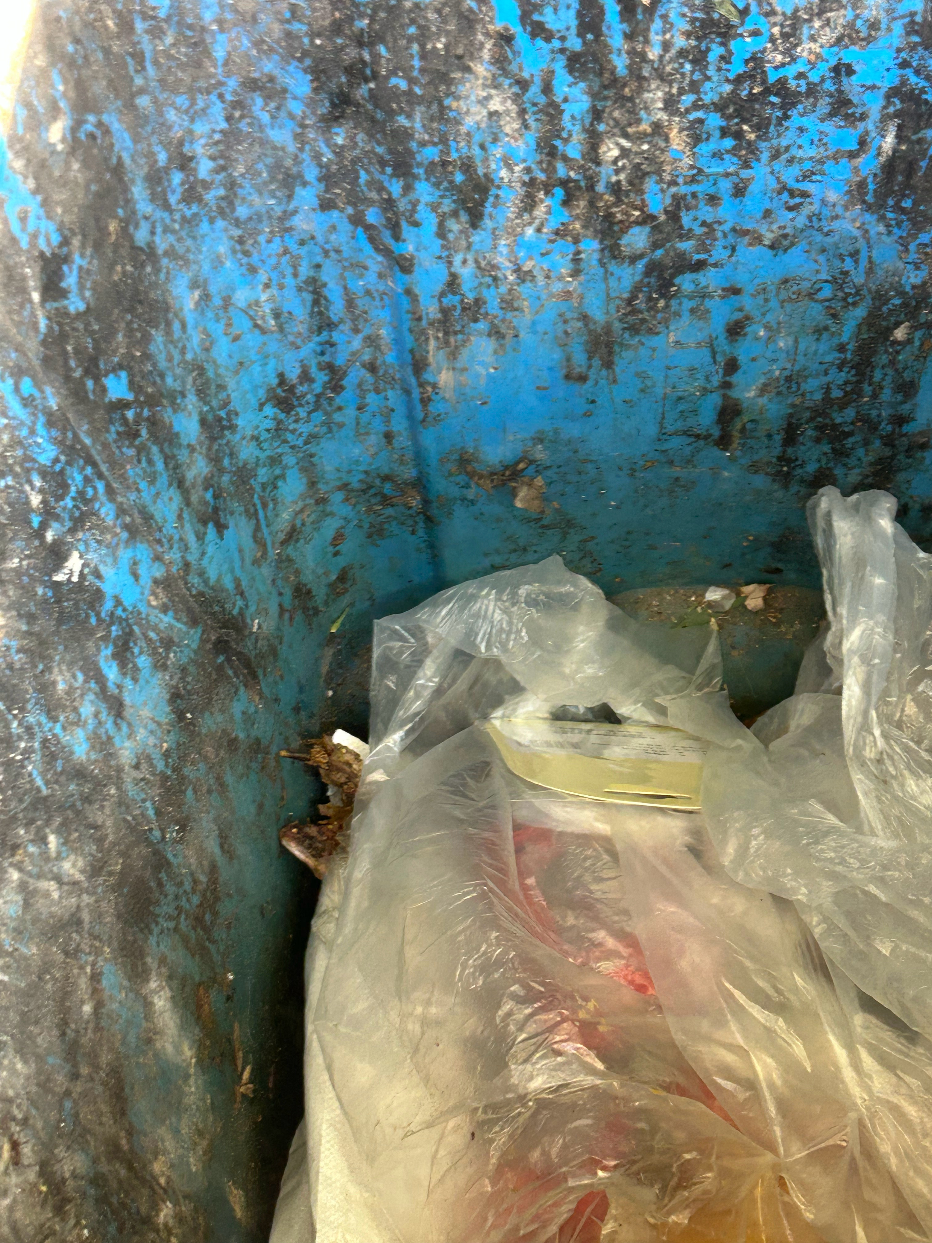 我表妹是让车撞死的他给我爸一个318 小汽车滑道的冰箱贴行啊 这亲戚我断定了。别
