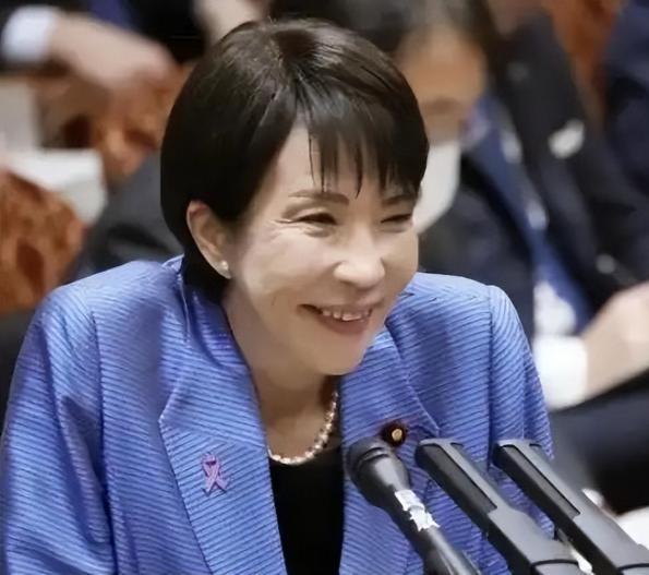 高市早苗这两天简直 “乐开了花”，

2000 公里外传来的不是导弹，是她自认 