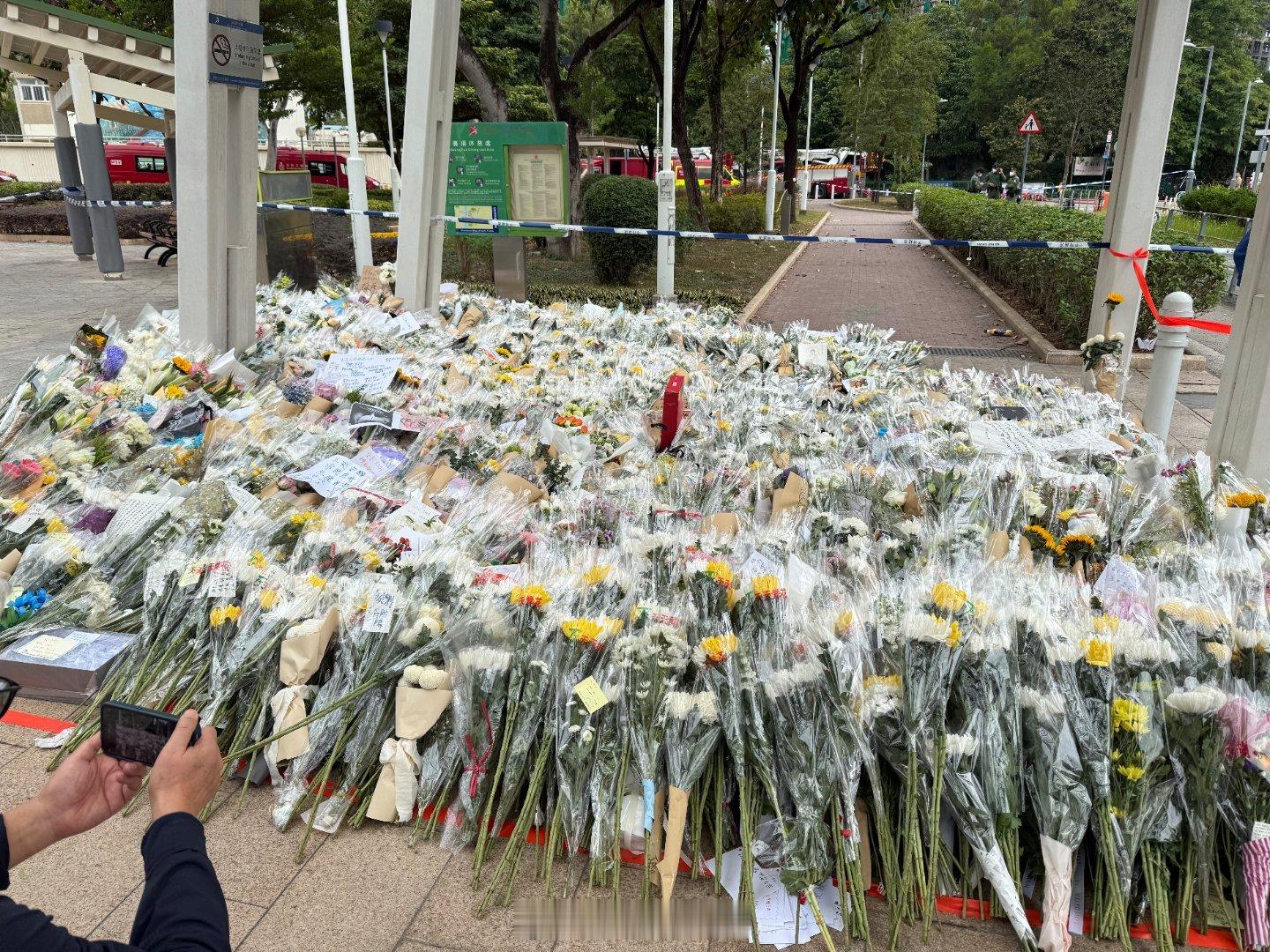 香港火灾 印尼驻港总领事馆表示，有7名印尼佣人丧生，45人下落不明。估计一共有1