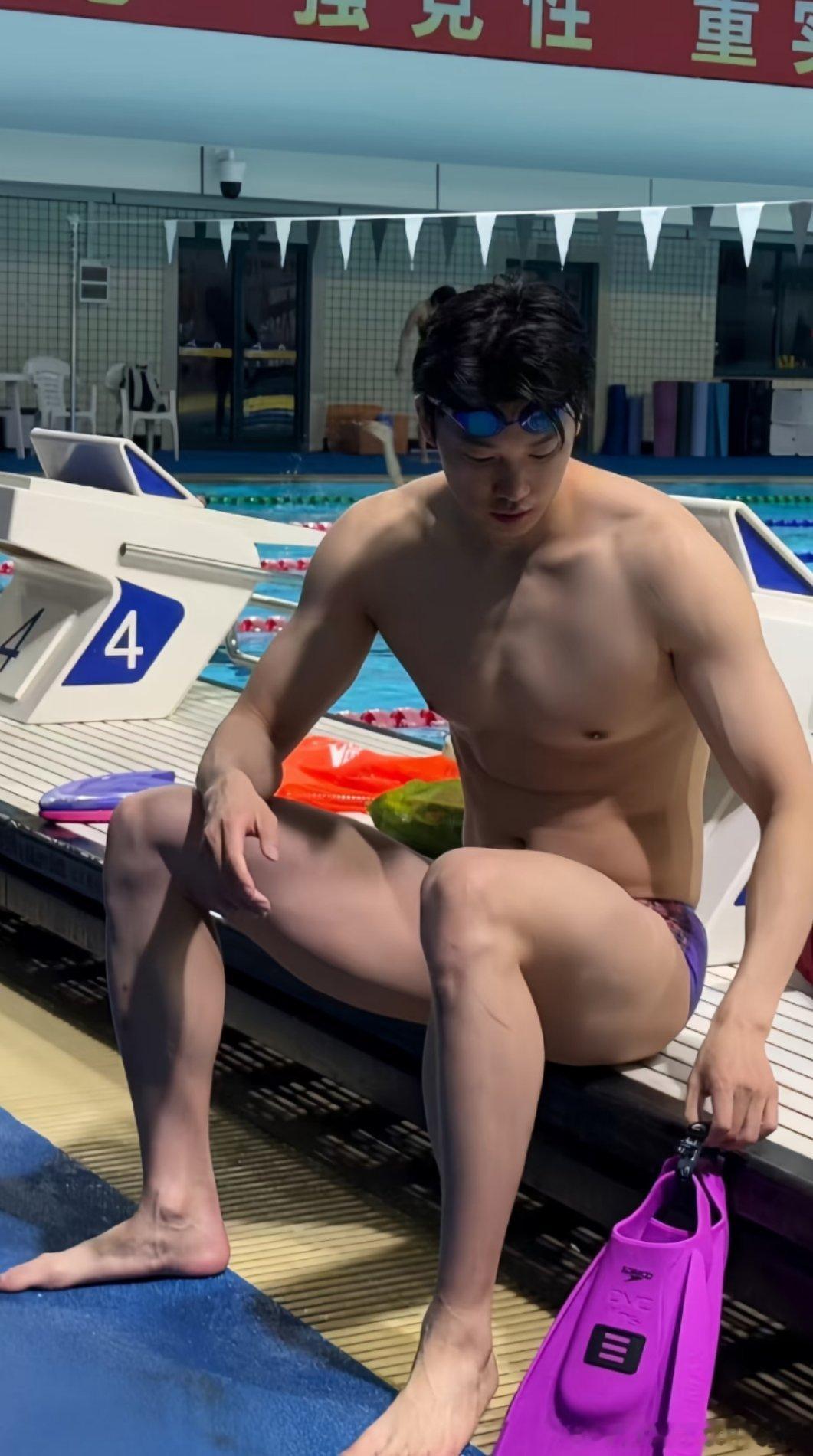 啊啊啊怎么会有人这么清纯的脸，这么肉欲的身体汪顺 