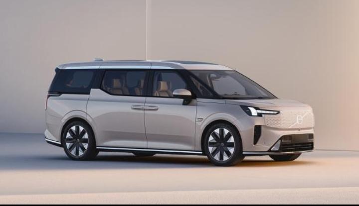 2026北京车展沃尔沃这波操作也太狠了！B4馆直接把2027款EM90的车展专属